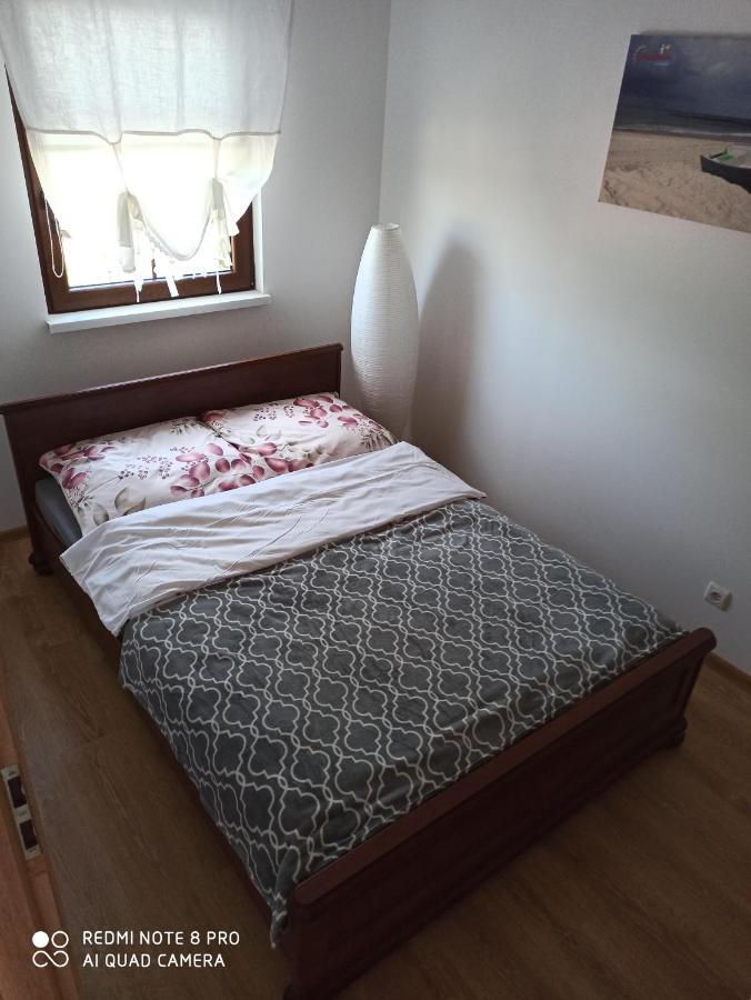 Pokoje Goscinne Straznica Jaroslawiec Bagian luar foto
