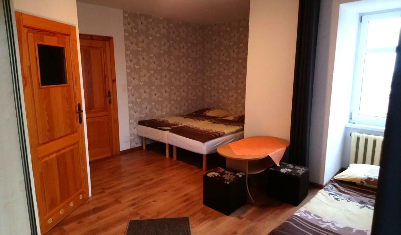Pokoje Goscinne Straznica Jaroslawiec Bagian luar foto