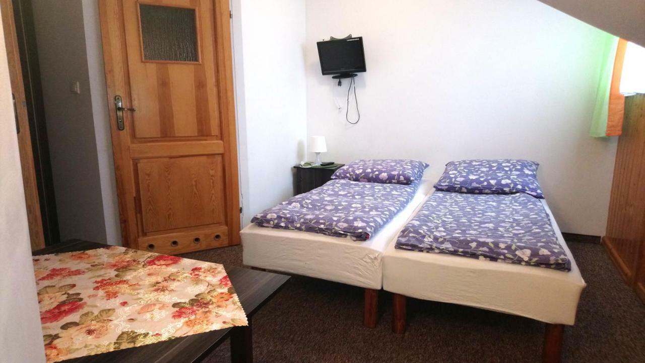Pokoje Goscinne Straznica Jaroslawiec Ruang foto
